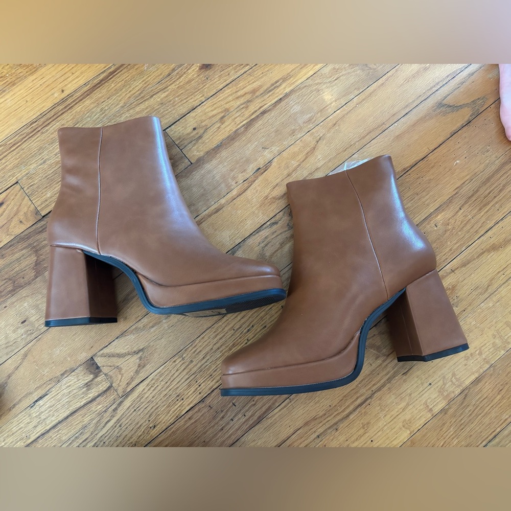Boutique Tan Chunky Boots New in Box 8.5